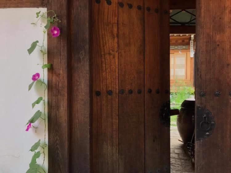 Eugene Hanok Stay Seoul Exterior foto